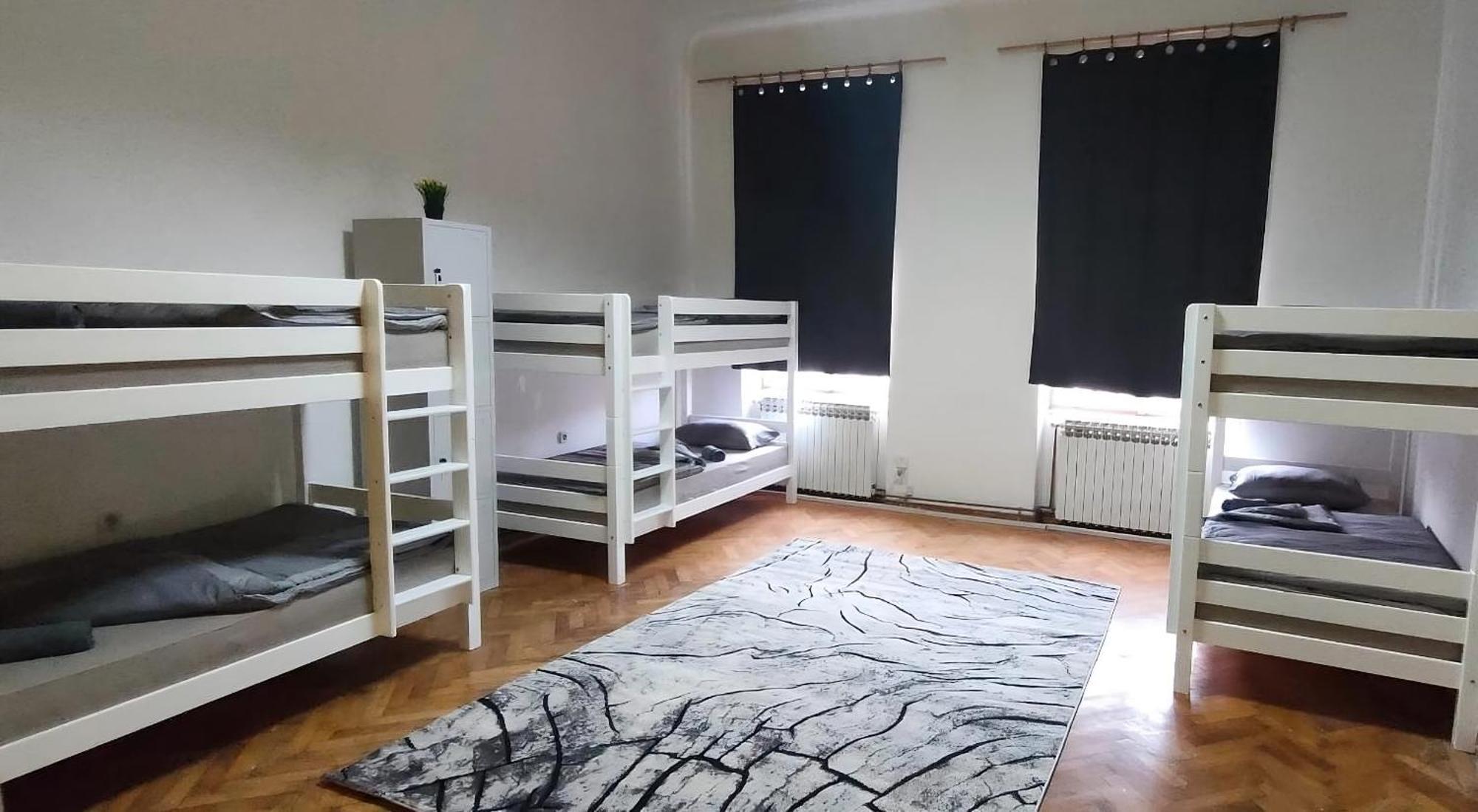 Waterfall Hostel Сараево Экстерьер фото